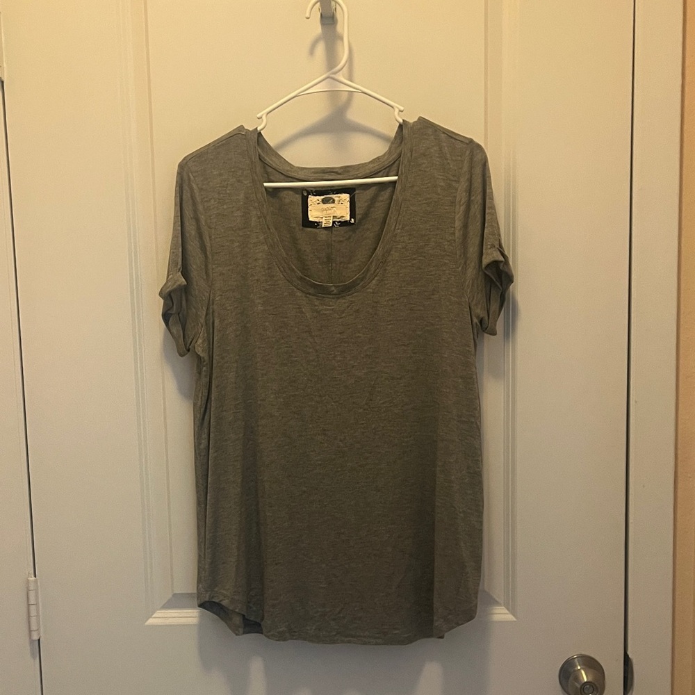 (NWT) Cupio Charcoal Short Sleeve Tee